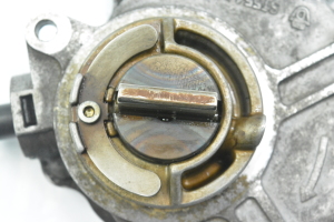 AUDI A4 B8 (2007–2016) Vaakumpump 06D145100E - 2