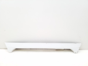 Trunk lid molding - 