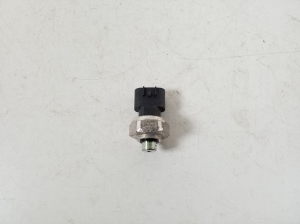 A/C condenser sensor - 8871933020