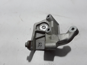  Engine holder 