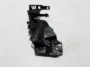 Front door exterior handle bracket - 31440009