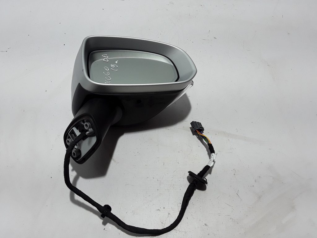 Used VOLVO XC60 Side mirror and its details 31424831