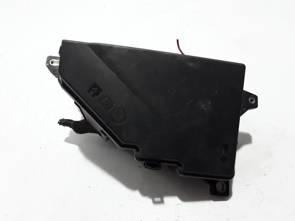 VOLVO XC60 2 generation (2017-2024) Support de boîte à fusibles 31398000 22419502