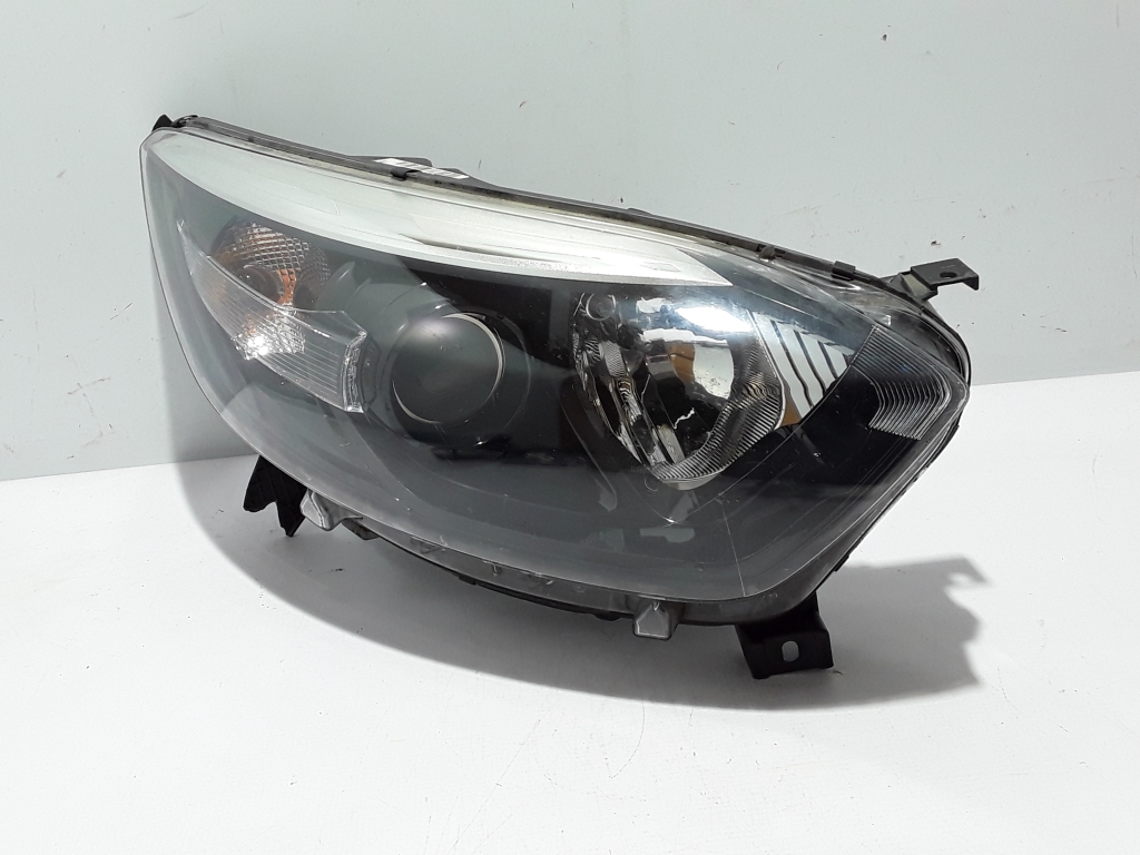 Used RENAULT Captur Headlights 260105066R