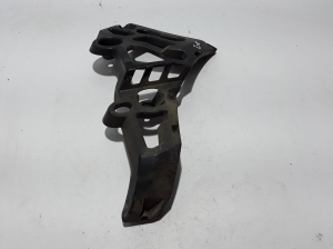 Rear bumper bracket - 850440010R
