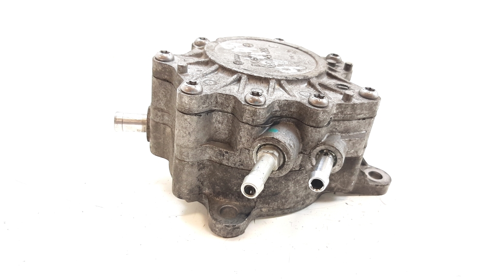 Used AUDI A4 Vacuum pump