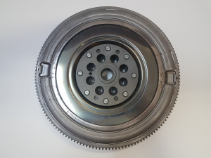   Clutch flywheel 