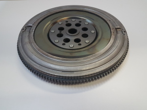  Clutch flywheel 