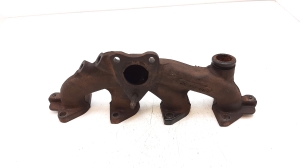  Exhaust manifold 