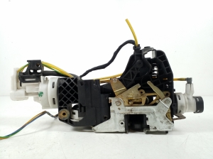 Rear side door lock - A2207304235