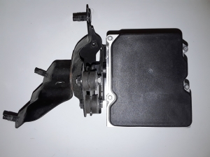 Infiniti G37 (2007–2015) ABS unit 0265251631 - 2