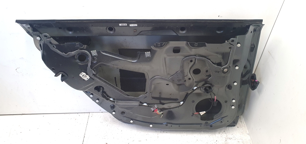 Used AUDI A6 Doors rear side and its details 4F0 833 051 G