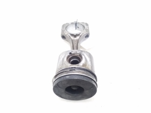 Piston and its parts - 82L73