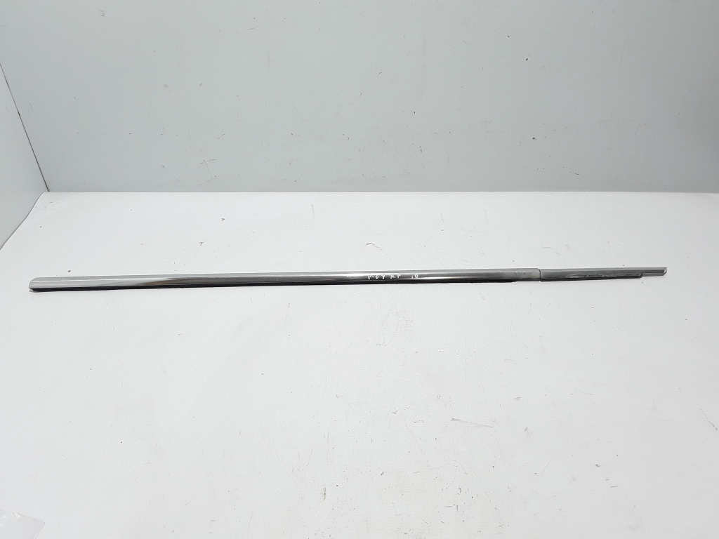 BMW 5 Series Gran Turismo F07 (2010-2017) Front Left Door Window Strip 7196337 22419223