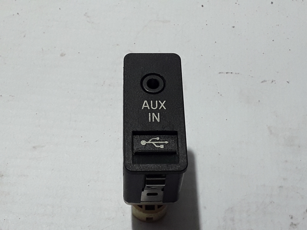 BMW 5 Series Gran Turismo F07 (2010-2017) Additional Music Player Connectors 9189175 22419216