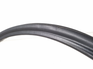  Front door sealing rubber 