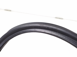  Front door sealing rubber 