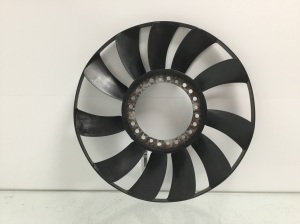 Hélice de ventilateur de refroidissement - 058121301B