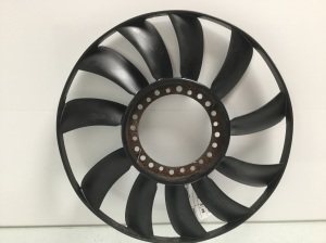 Volkswagen Passat B5 (1997–2005) Cooling fan blade 058121301B - 3
