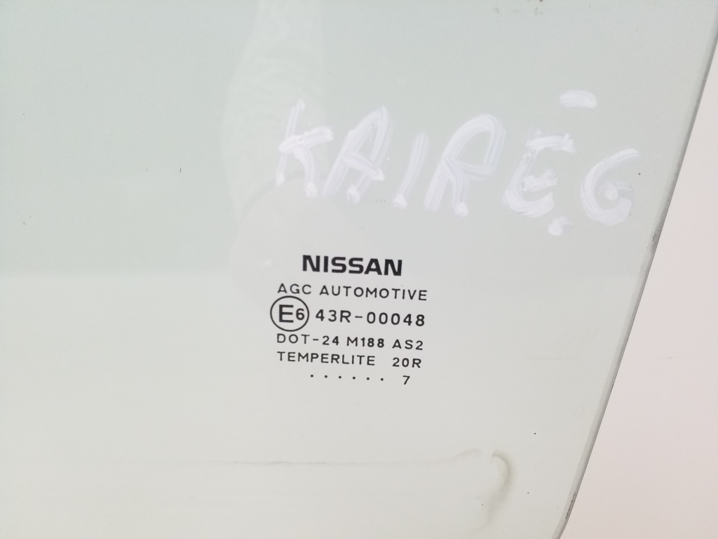 NISSAN Qashqai 1 generation (2007-2014) Verre de porte coulissante côté gauche 25098832