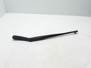  Windshield wiper blade 