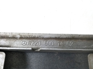 Mercedes Benz S-Class 220 (1998–2005) Tagumise küljeukse liist A2206901462 - 3