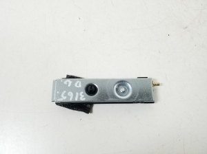 Mercedes Benz B-Class 246 (2011–2017) Antenna amplifier A1668200689 - 3