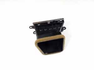 AUDI A8 D4 (2010–2017) Armatuurlaua ventilatsioonivõred 4H1820952A - 3