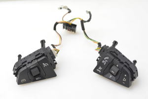 Steering wheel switch - 