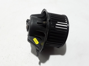 Volkswagen Caddy III (2004–2015) Salongi puhuri mootor 1K1819015E - 3