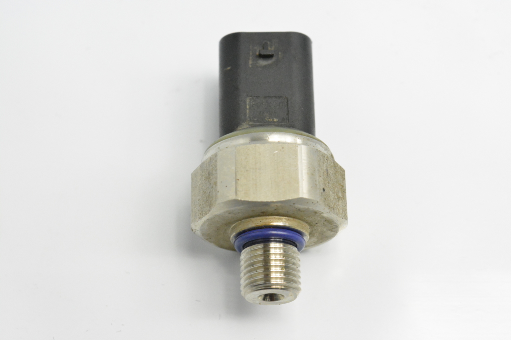 Used Ford Focus High pressure fuel line sensor BU5A9F972BA