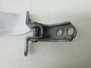 TOYOTA RAV 4 A2 (2000–2005) Front door lower hinge 6874033010 - 2