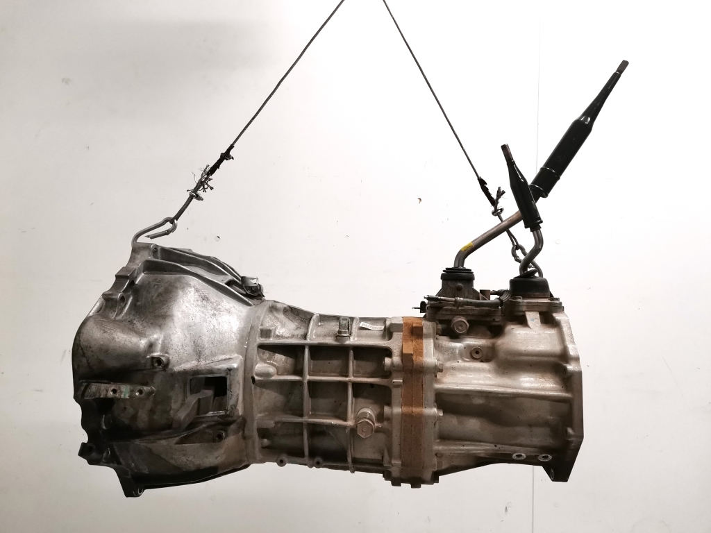 Used TOYOTA Hilux Gearbox 330300K750