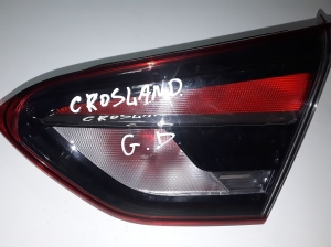 Tail light on trunk lid - 13467981