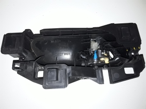 Opel Crossland X X 75 (2017–2026) Front door inner handle 98000001VV - 2