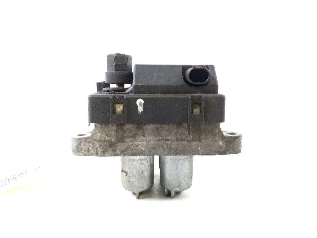 Mercedes Benz S-Class 220 (1998–2005) Engine heater element A0001591604 Mercedes Benz S-Class 220 (1998–2005) Engine heater element A0001591604