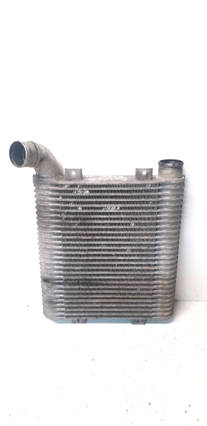 Vahejahuti radiaator - 