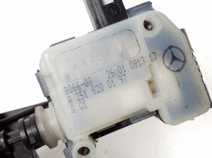 Mercedes Benz ML-Class 164 (2005–2011) Verschluss des Tankdeckels A2518200197 - 4