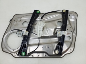 Mercedes Benz C-Class 204 (2007–2014) Esiukse aknatõstuk A2047200579 - 3