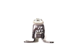 Honda CR-V (2012–2016) Front door top hinge 67410SWWE01ZZ - 3