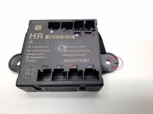  Rear side door control unit 