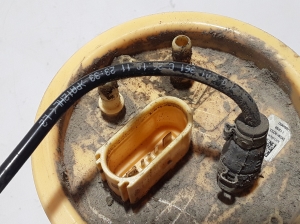 Volkswagen Caddy III (2004–2015) Kütusepump paagis 2K0919050L - 3