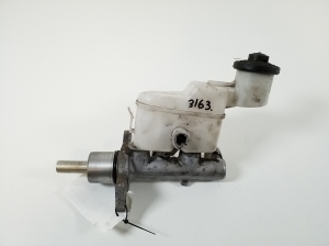  Master cylinder 