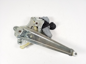 LEXUS GS (2011–2017) Aizmugurējo durvju logu pacēlājs 69803-33050 - 3
