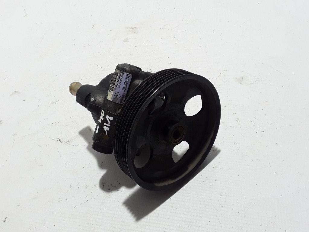 Used Opel Vivaro Power steering pump 8200024738