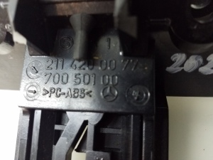 Mercedes Benz CLS-Class 219 (2004–2010) Käsipiduri hoob A2114200077 - 3