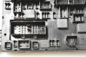 Opel Astra J (2009–2017) Fuse box in the trunk 13343949 - 2