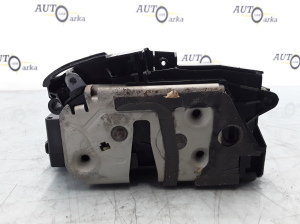 VOLVO V60 (2010–2018) Rear side door lock 31301742 - 3