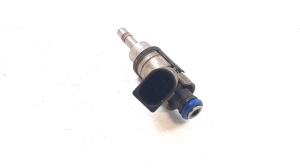  Fuel injector 