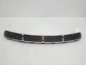   Engine cover grille 